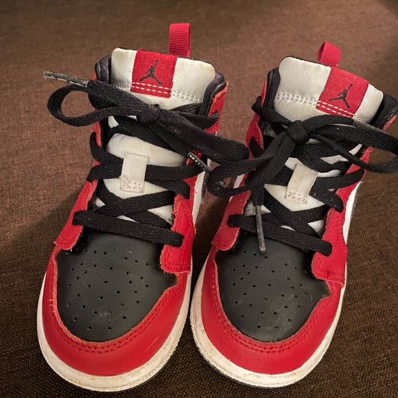 Size 8 Kids Jordans - Picture 2 of 2